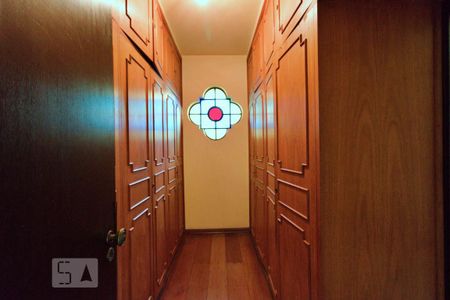 Casa à venda com 900m², 4 quartos e 6 vagasCloset da Suíte 1