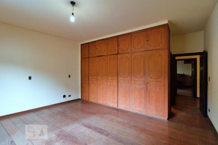 Casa à venda com 900m², 4 quartos e 6 vagasSuíte 3