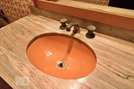 Casa à venda com 900m², 4 quartos e 6 vagasBanheiro da Suíte 3