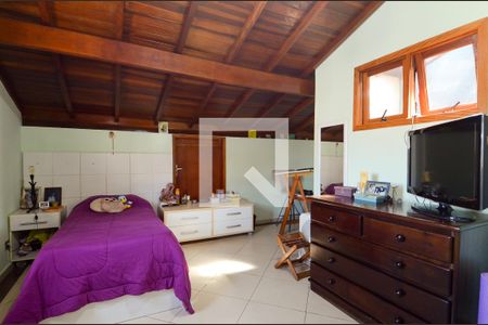 Casa à venda com 200m², 4 quartos e 4 vagasQuarto 4 - Sótão