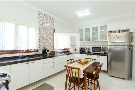 Casa à venda com 200m², 4 quartos e 4 vagasCozinha