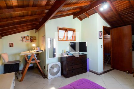 Casa à venda com 200m², 4 quartos e 4 vagasQuarto 4 - Sótão