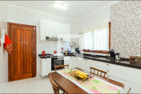Casa à venda com 200m², 4 quartos e 4 vagasCozinha