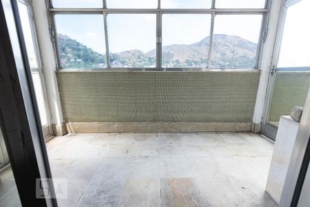 Apartamento para alugar com 245m², 3 quartos e 2 vagas Apartamento para alugar com 245m², 3 quartos e 2 vagasVaranda da Suíte 1