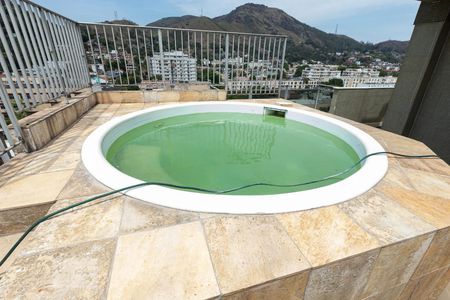 Apartamento para alugar com 245m², 3 quartos e 2 vagas Apartamento para alugar com 245m², 3 quartos e 2 vagasCobertura