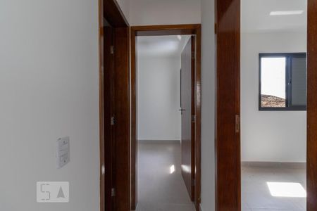 Corredor de apartamento para alugar com 2 quartos, 38m² em Vila Paiva, São Paulo