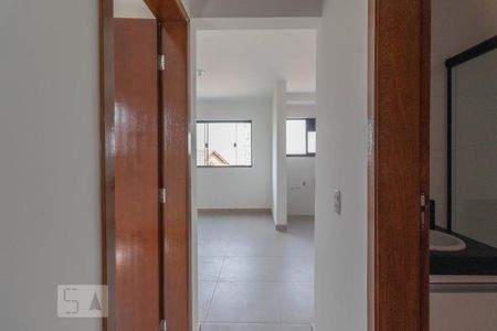 Corredor de apartamento para alugar com 2 quartos, 38m² em Vila Paiva, São Paulo