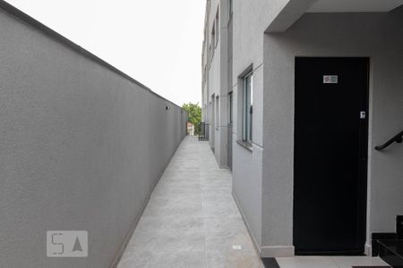 Corredor Externo de apartamento para alugar com 2 quartos, 38m² em Vila Paiva, São Paulo