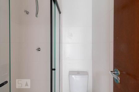 Banheiro de apartamento para alugar com 2 quartos, 38m² em Vila Paiva, São Paulo