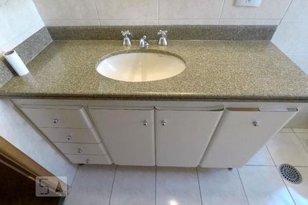 Apartamento à venda com 120m², 3 quartos e 3 vagasBanheiro Social