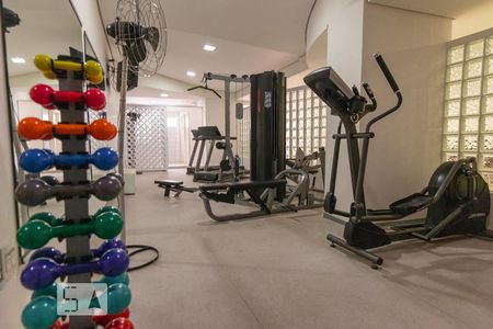 Apartamento à venda com 120m², 3 quartos e 3 vagas Apartamento à venda com 120m², 3 quartos e 3 vagasÁrea comum - Academia