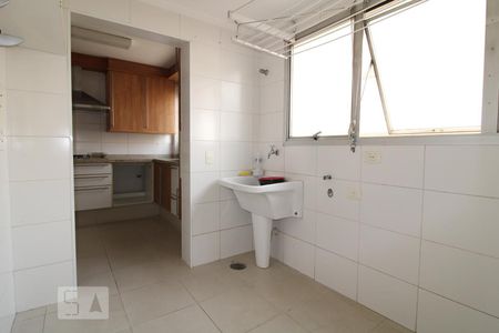 Apartamento à venda com 120m², 2 quartos e 1 vagaÁrea de Serviço