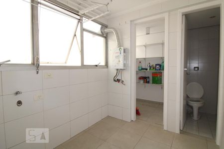 Apartamento à venda com 120m², 2 quartos e 1 vagaÁrea de Serviço