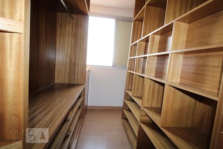 Apartamento à venda com 120m², 2 quartos e 1 vagaCloset da Suíte
