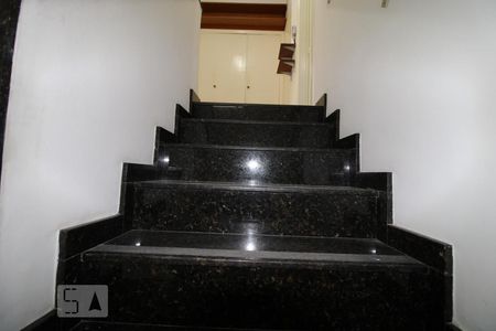 Escada de casa à venda com 3 quartos, 351m² em Campo Belo, São Paulo