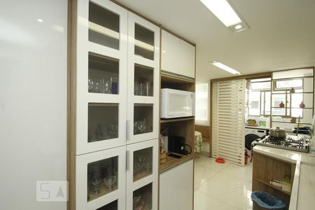 Apartamento para alugar com 212m², 4 quartos e 3 vagasCozinha