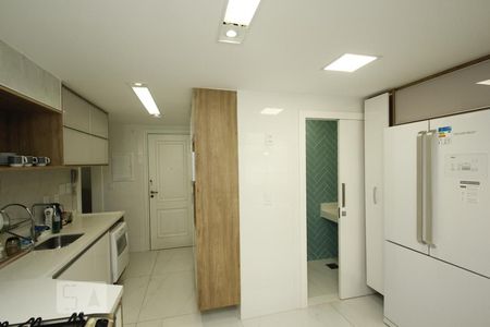 Apartamento para alugar com 212m², 4 quartos e 3 vagasCozinha