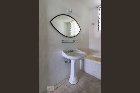 Apartamento à venda com 250m², 2 quartos e 1 vagaBanheiro Corredor