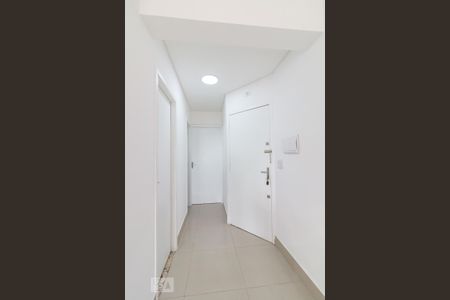 Corredor e entrada do apartamento de apartamento à venda com 1 quarto, 50m² em Vila Harmonia, Guarulhos
