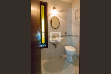 Casa à venda com 219m², 3 quartos e 2 vagas Casa à venda com 219m², 3 quartos e 2 vagasBanheiro