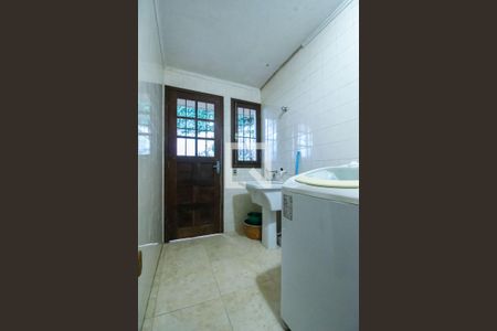 Casa à venda com 219m², 3 quartos e 2 vagas Casa à venda com 219m², 3 quartos e 2 vagasÁrea de Serviço