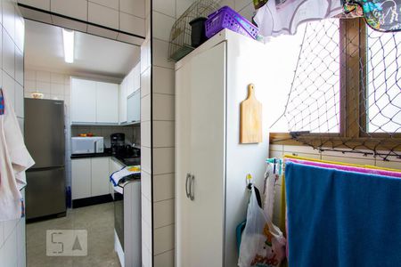 Apartamento à venda com 77m², 3 quartos e 1 vagaÁrea de serviço