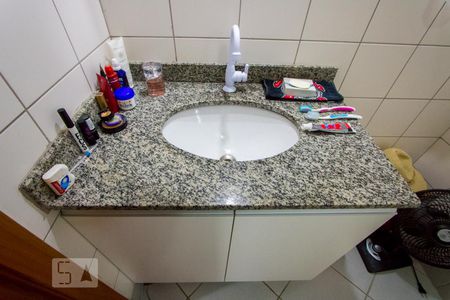 Apartamento à venda com 77m², 3 quartos e 1 vagaBanheiro do quarto 1