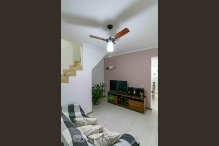 Sala de casa de condomínio à venda com 2 quartos, 70m² em Candelária, Belo Horizonte