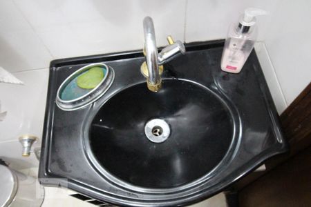 Casa à venda com 300m², 3 quartos e 6 vagasBanheiro - Torneira