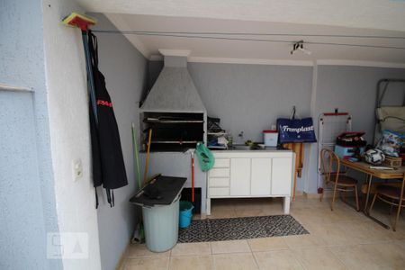 Casa à venda com 300m², 3 quartos e 6 vagasÁrea comum - Churrasqueira