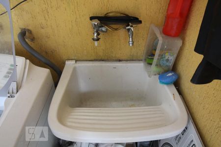 Casa à venda com 300m², 3 quartos e 6 vagasLavanderia (Torneira)