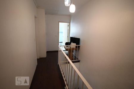 Casa à venda com 300m², 3 quartos e 6 vagasCorredor