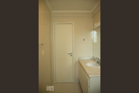 Apartamento à venda com 110m², 3 quartos e 1 vaga Apartamento à venda com 110m², 3 quartos e 1 vagaBanheiro