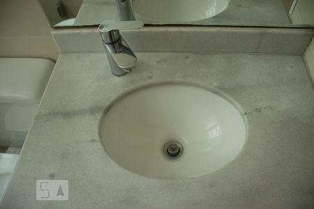 Apartamento à venda com 110m², 3 quartos e 1 vaga Apartamento à venda com 110m², 3 quartos e 1 vagaBanheiro da Suíte