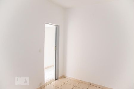 Quarto 1 de casa para alugar com 2 quartos, 60m² em Vila Carmosina, São Paulo