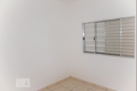 Quarto 1 de casa para alugar com 2 quartos, 60m² em Vila Carmosina, São Paulo