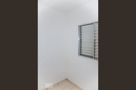 Quarto 2 de casa para alugar com 2 quartos, 60m² em Vila Carmosina, São Paulo