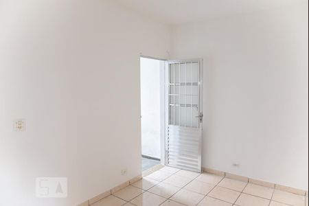 Sala de casa para alugar com 2 quartos, 60m² em Vila Carmosina, São Paulo