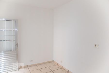 Sala de casa para alugar com 2 quartos, 60m² em Vila Carmosina, São Paulo