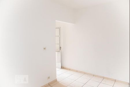 Sala de casa para alugar com 2 quartos, 60m² em Vila Carmosina, São Paulo