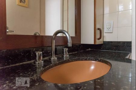 Apartamento à venda com 56m², 2 quartos e 1 vagaBanheiro social - Pia 