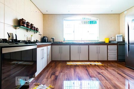 Casa à venda com 287m², 4 quartos e 3 vagasCozinha - Armários