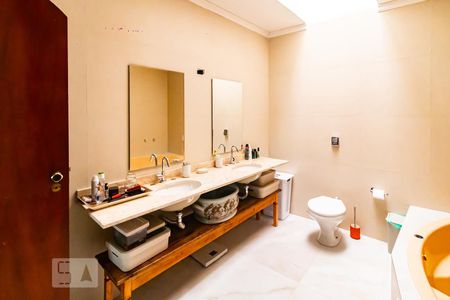 Casa à venda com 287m², 4 quartos e 3 vagasBanheiro da Suíte