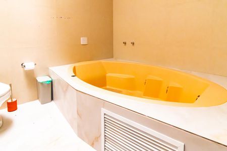 Casa à venda com 287m², 4 quartos e 3 vagasDetalhe banheiro