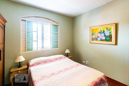 Casa à venda com 287m², 4 quartos e 3 vagasQuarto 2