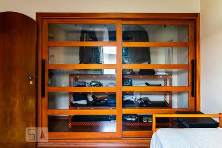 Casa à venda com 287m², 4 quartos e 3 vagasQuarto 3 - Armários