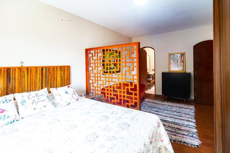 Casa à venda com 287m², 4 quartos e 3 vagasSuíte