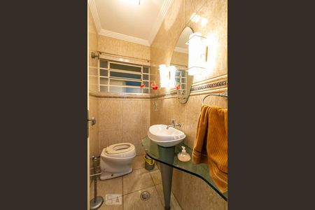 Casa para alugar com 300m², 4 quartos e 5 vagasLavabo