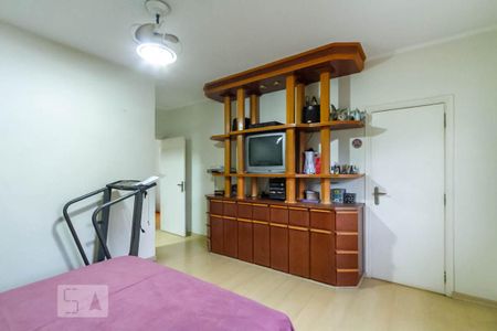 Casa para alugar com 300m², 4 quartos e 5 vagasSuíte