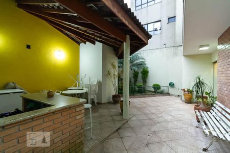 Casa para alugar com 300m², 4 quartos e 5 vagasChurrasqueira